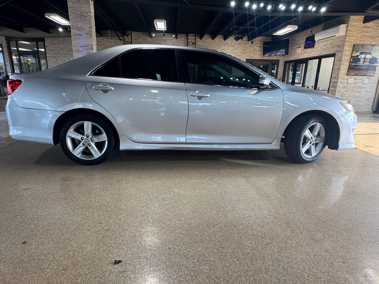 Toyota Camry 4dr Sdn I4 Auto SE Sport Limited Edition (Natl) 2012