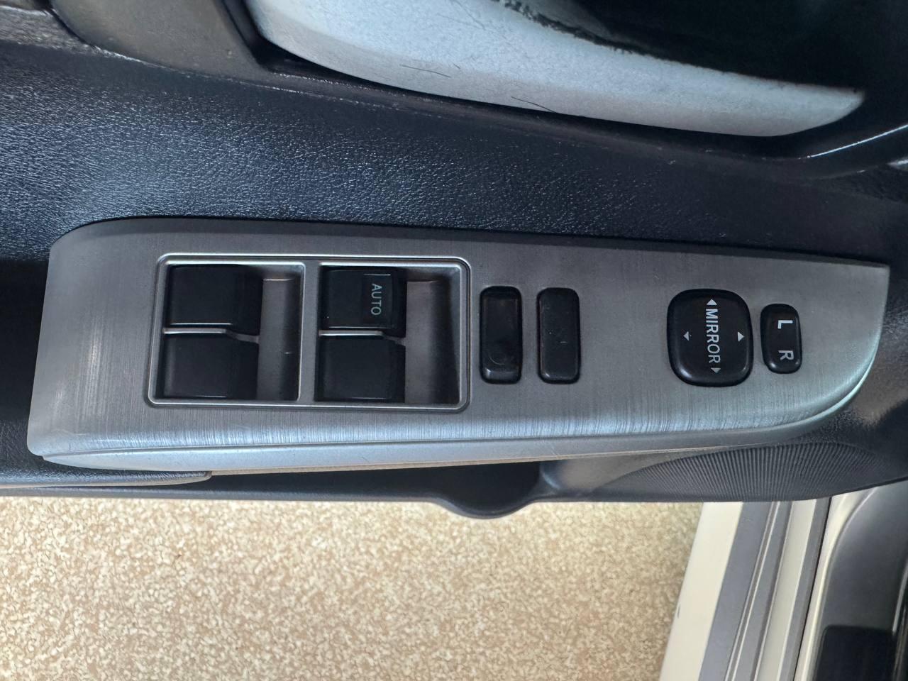 Toyota Camry 4dr Sdn I4 Auto SE Sport Limited Edition (Natl) 2012