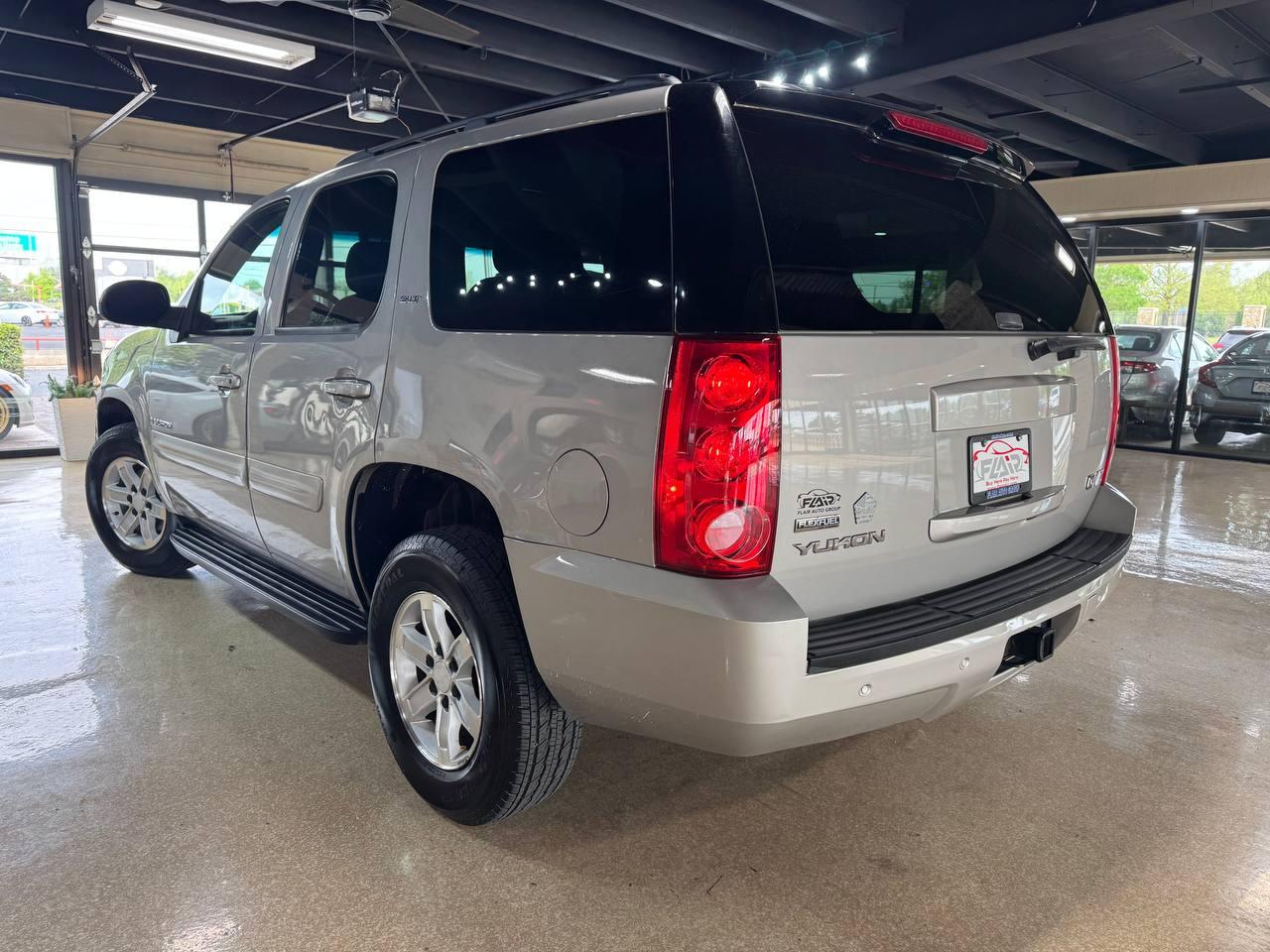 GMC Yukon 2WD 4dr 1500 SLT 2007