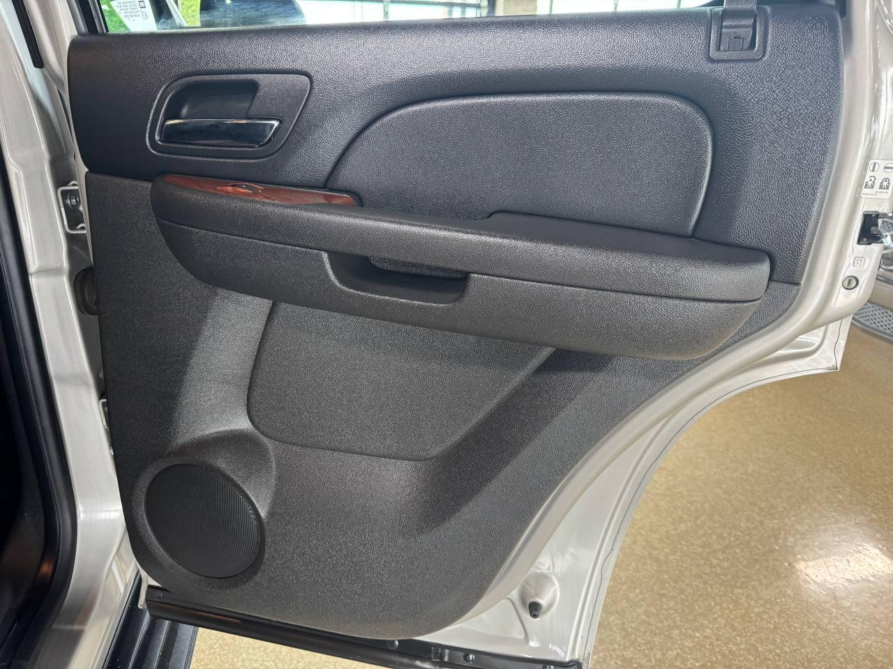 GMC Yukon 2WD 4dr 1500 SLT 2007