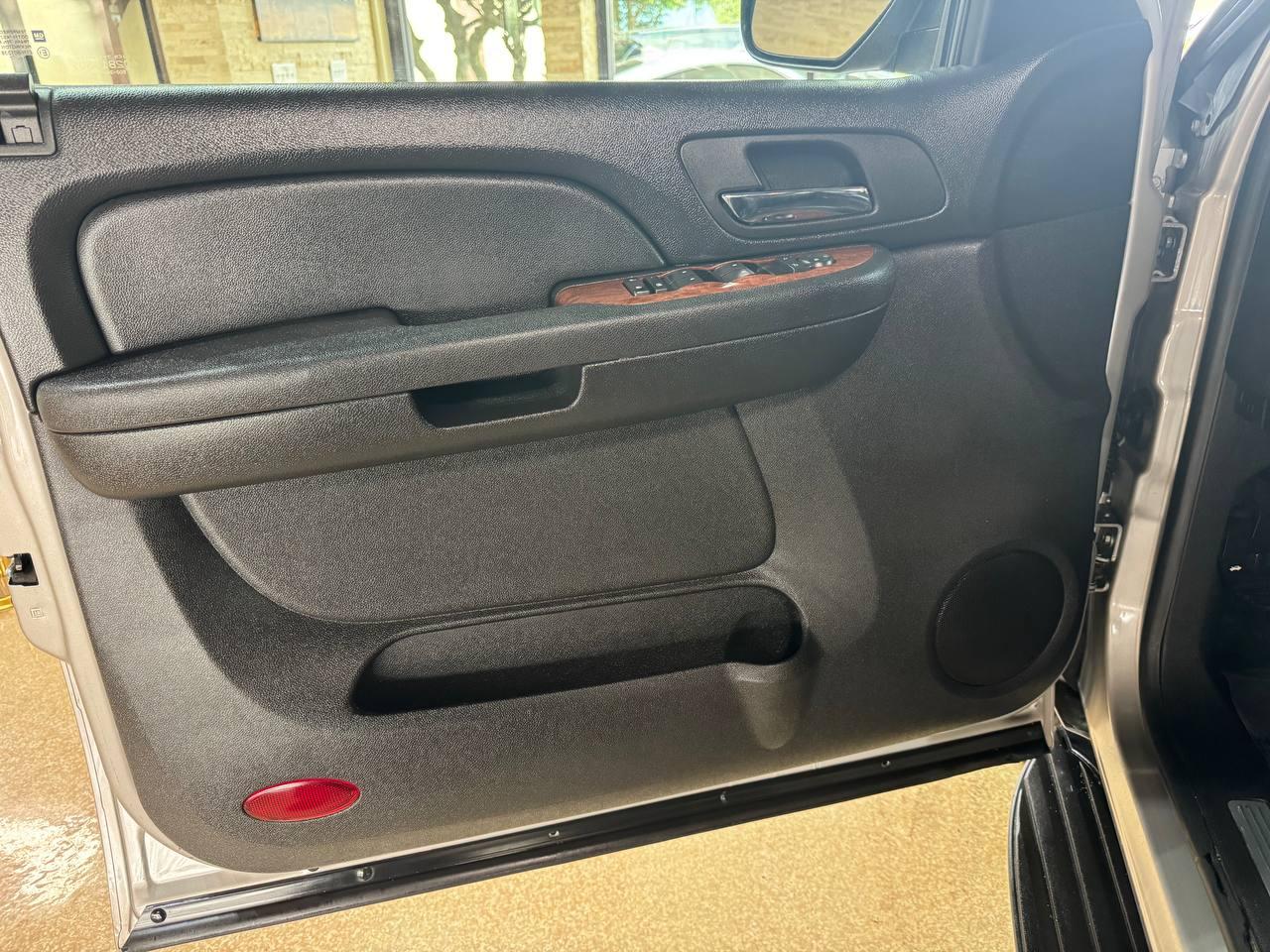 GMC Yukon 2WD 4dr 1500 SLT 2007