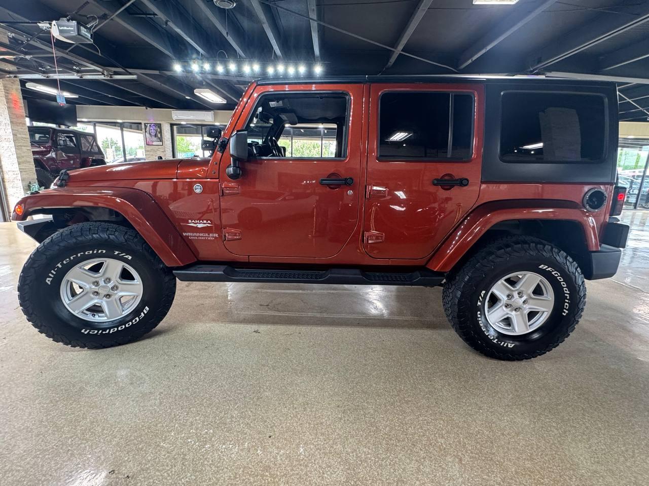 Jeep Wrangler Unlimited 4WD 4dr Sahara 2014