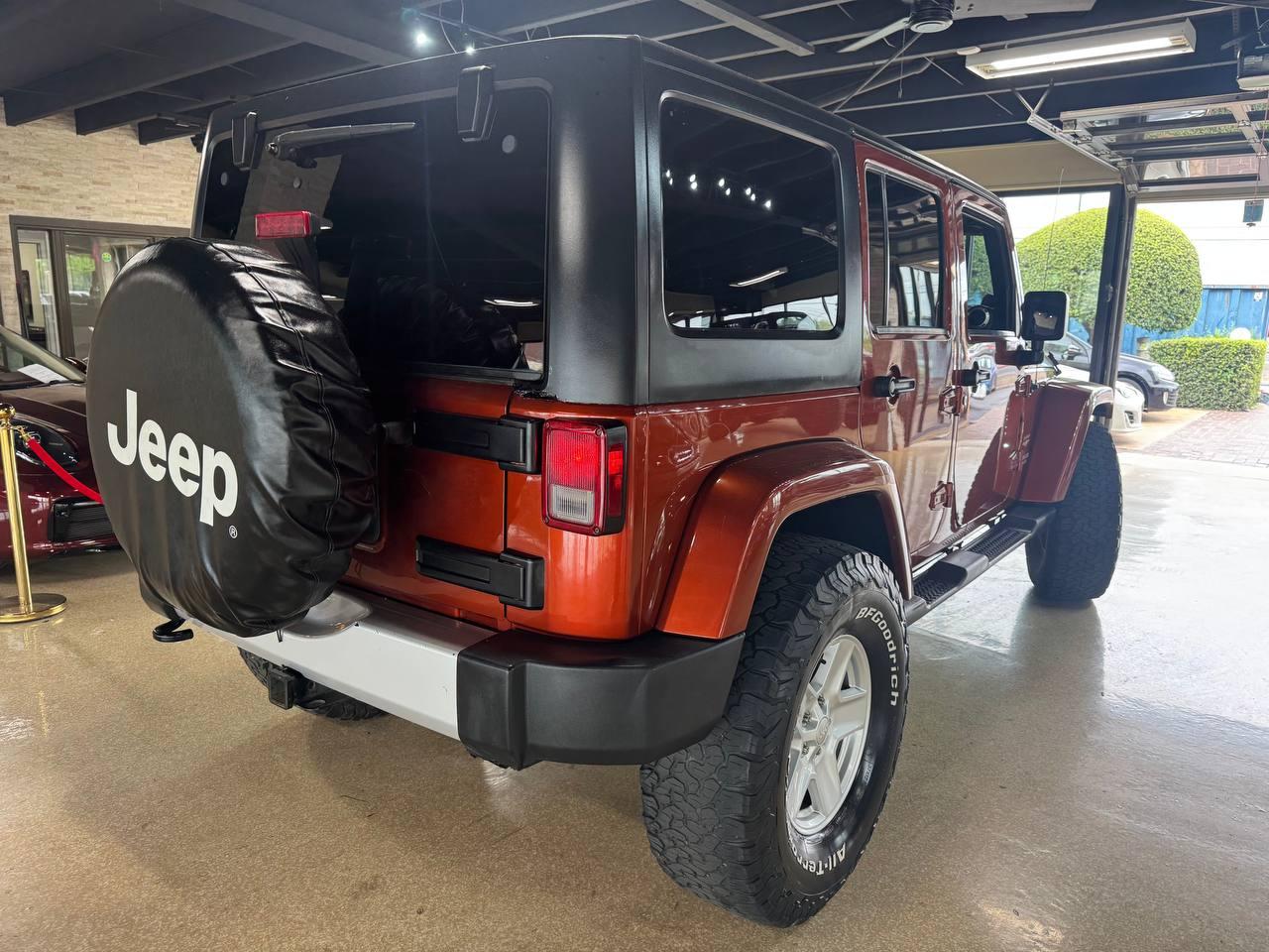 Jeep Wrangler Unlimited 4WD 4dr Sahara 2014