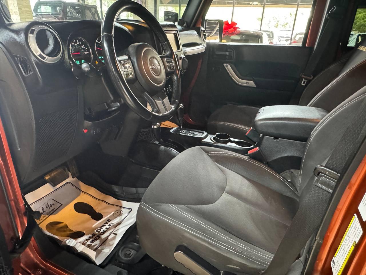 Jeep Wrangler Unlimited 4WD 4dr Sahara 2014