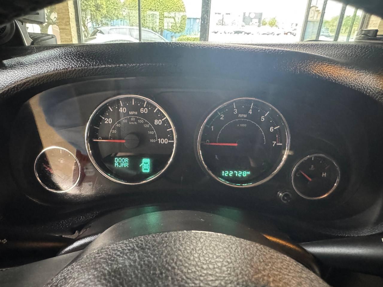 Jeep Wrangler Unlimited 4WD 4dr Sahara 2014