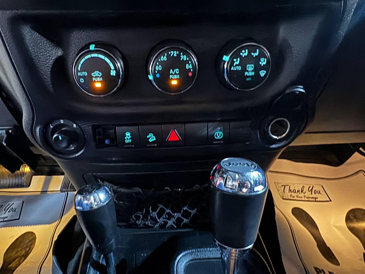 Jeep Wrangler Unlimited 4WD 4dr Sahara 2014