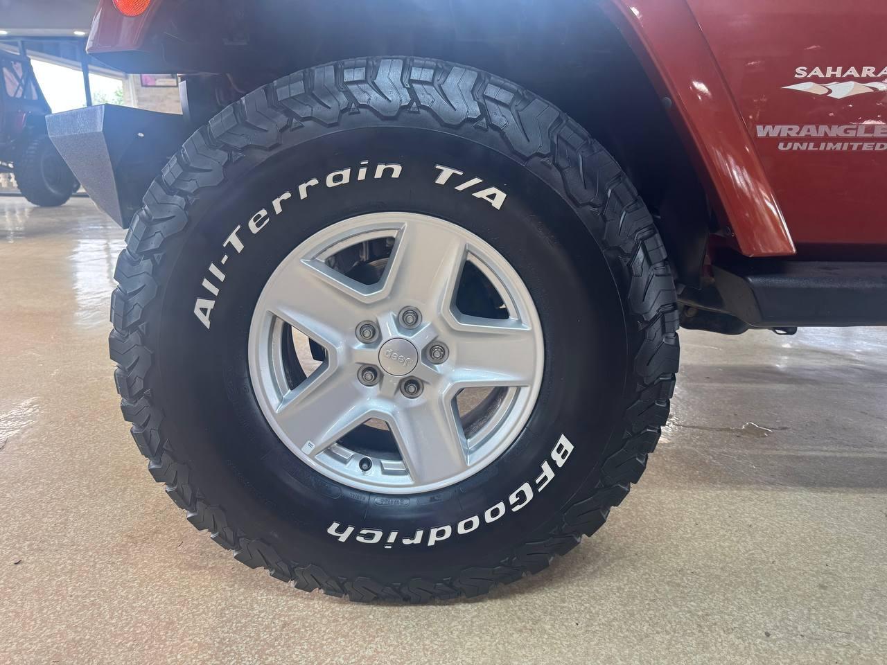 Jeep Wrangler Unlimited 4WD 4dr Sahara 2014