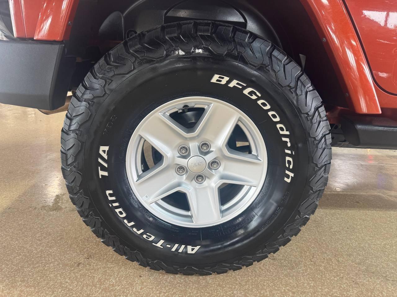 Jeep Wrangler Unlimited 4WD 4dr Sahara 2014