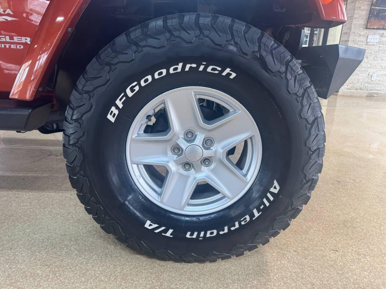 Jeep Wrangler Unlimited 4WD 4dr Sahara 2014