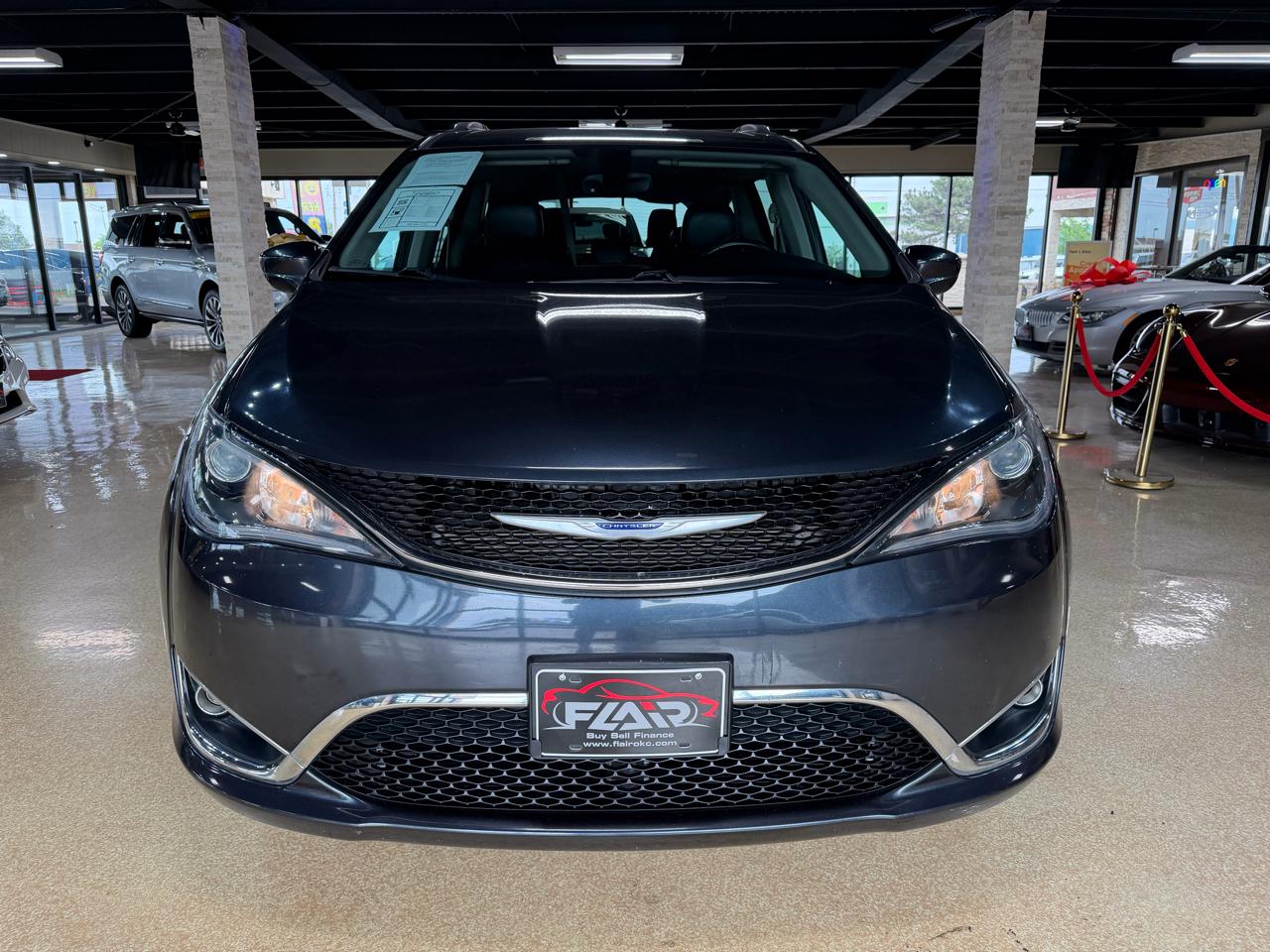 Chrysler Pacifica Touring L FWD 2019