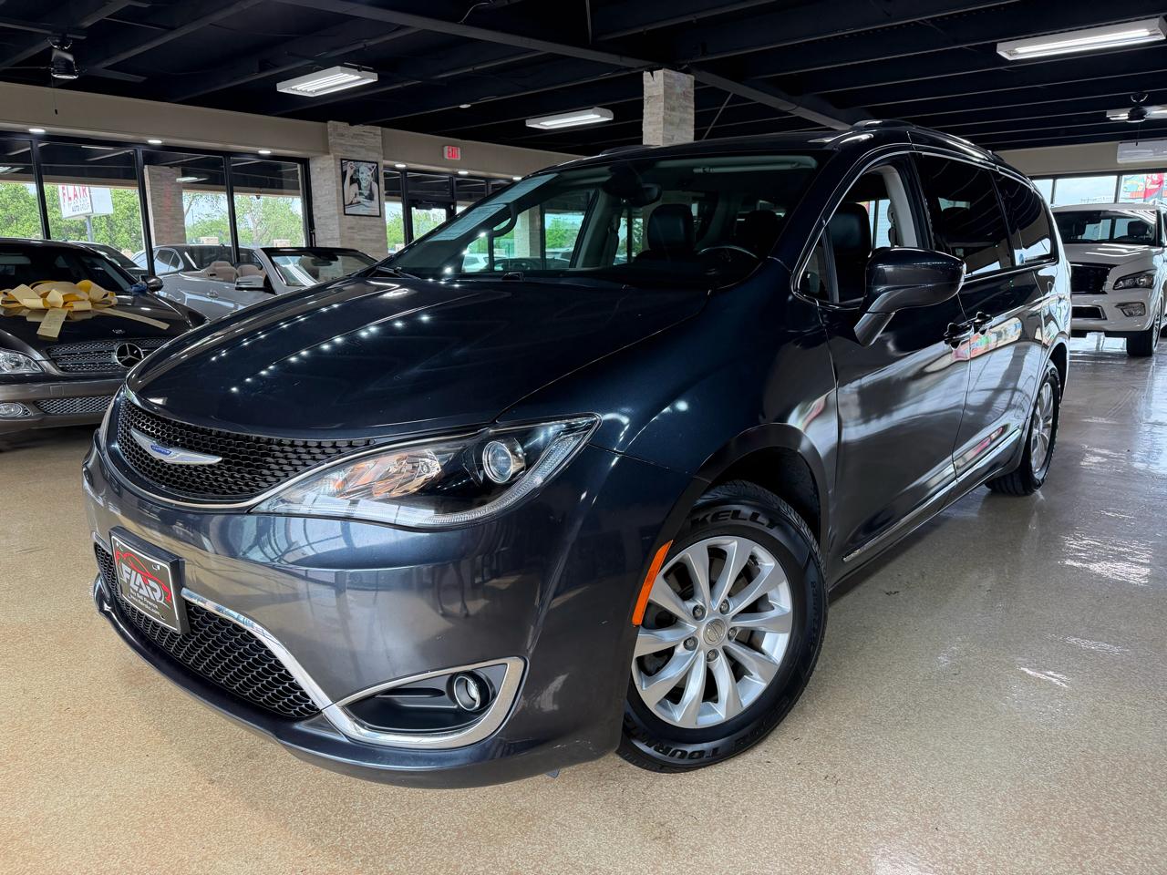 Chrysler Pacifica Touring L FWD 2019
