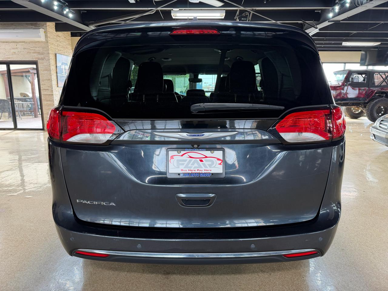 Chrysler Pacifica Touring L FWD 2019