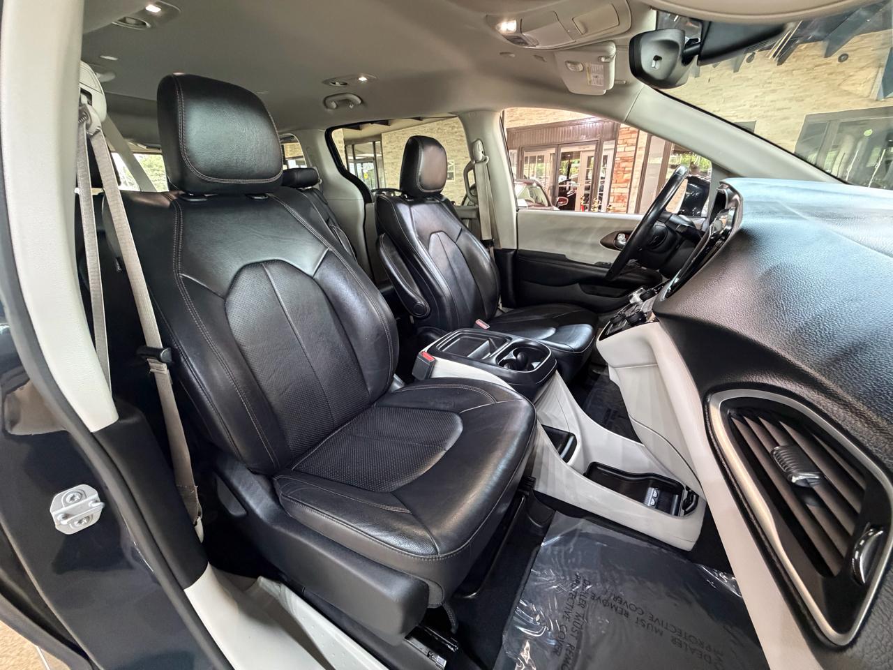 Chrysler Pacifica Touring L FWD 2019