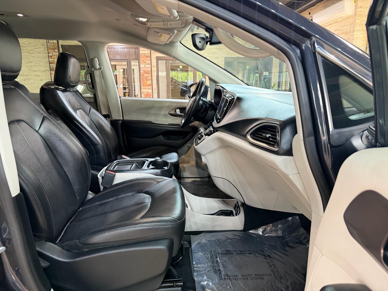 Chrysler Pacifica Touring L FWD 2019