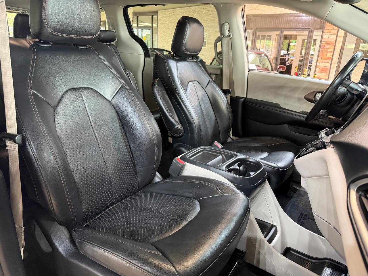 Chrysler Pacifica Touring L FWD 2019