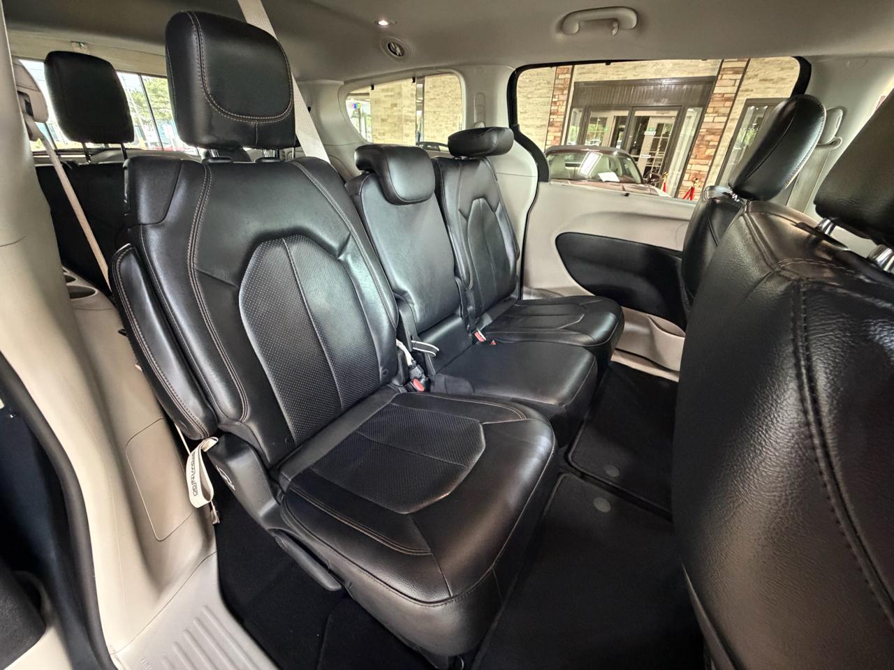 Chrysler Pacifica Touring L FWD 2019
