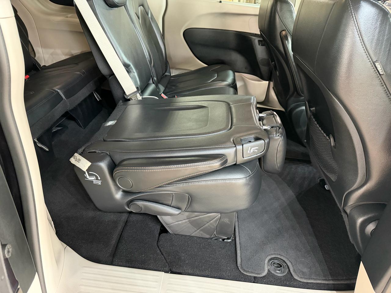 Chrysler Pacifica Touring L FWD 2019