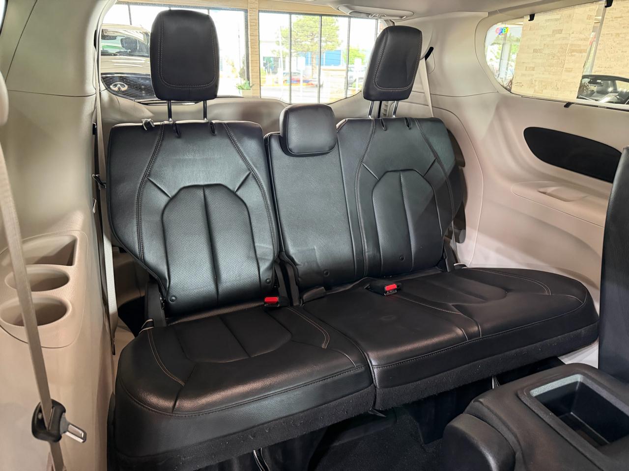 Chrysler Pacifica Touring L FWD 2019