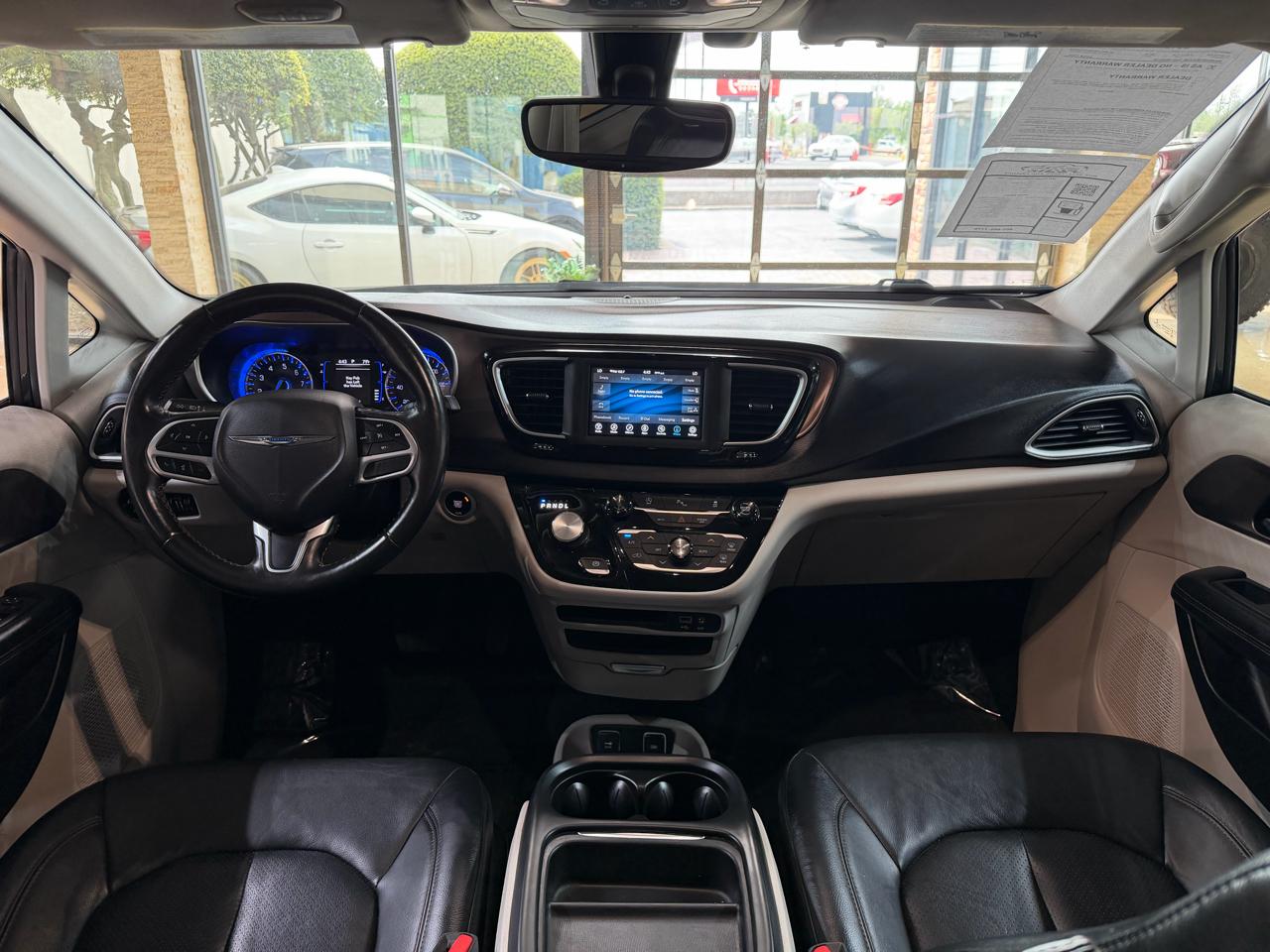 Chrysler Pacifica Touring L FWD 2019