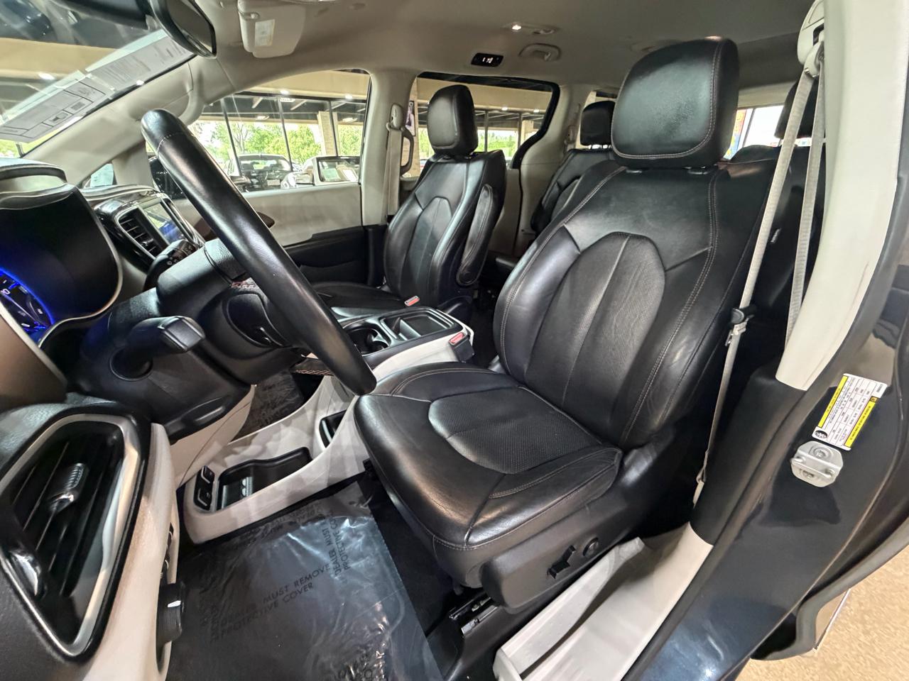 Chrysler Pacifica Touring L FWD 2019