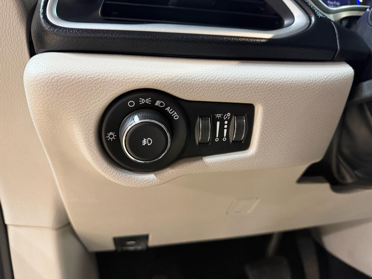 Chrysler Pacifica Touring L FWD 2019