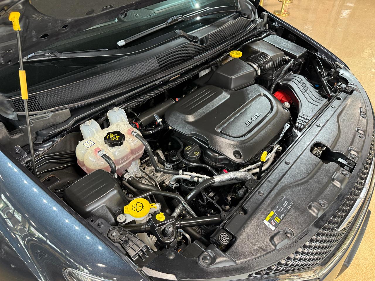 Chrysler Pacifica Touring L FWD 2019