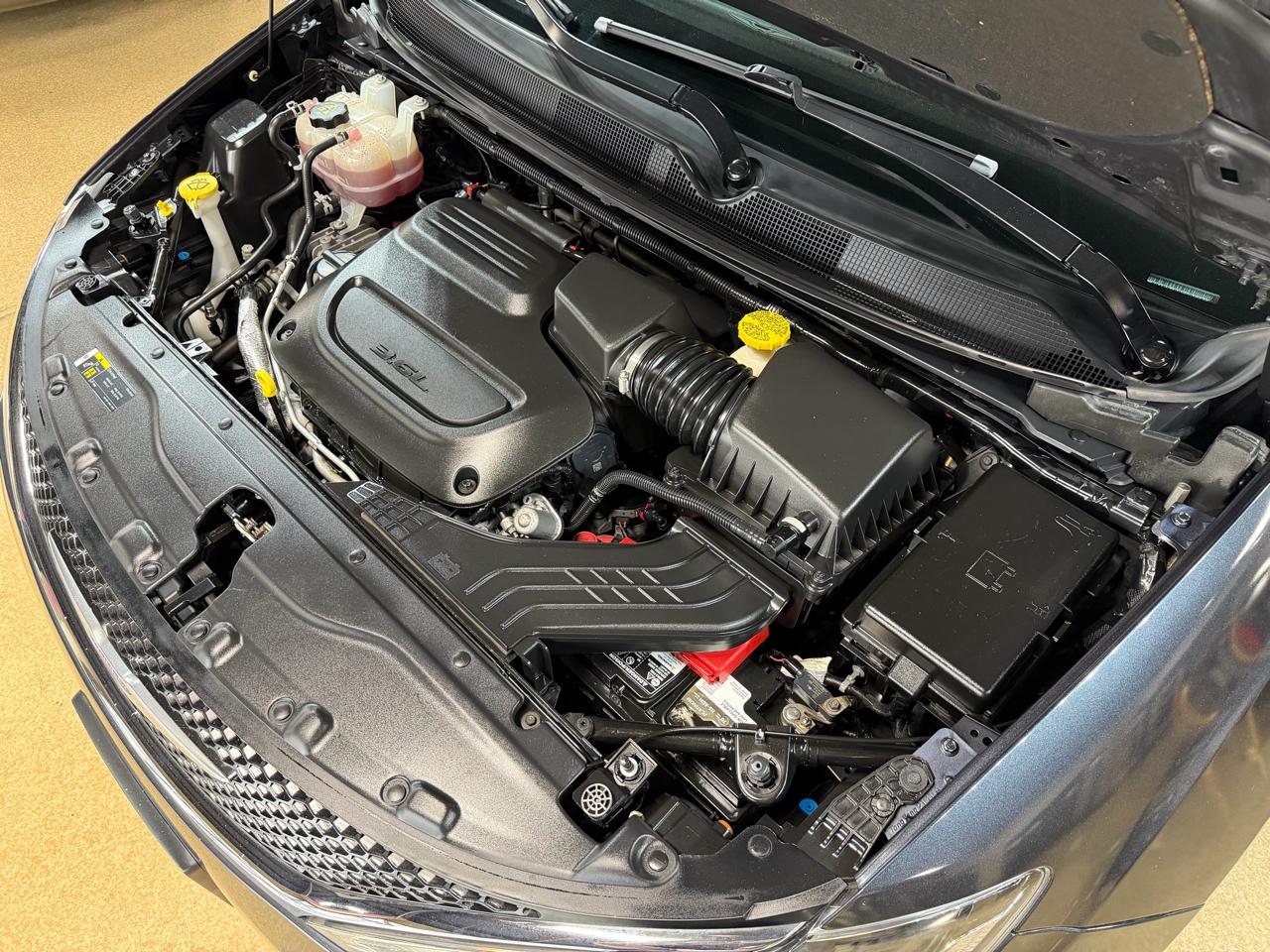 Chrysler Pacifica Touring L FWD 2019