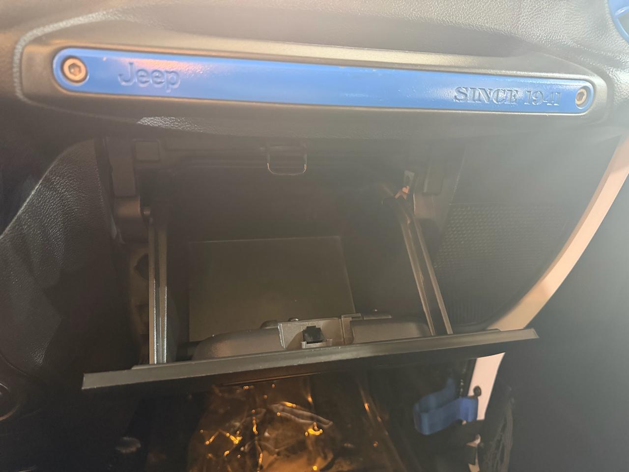 Jeep Wrangler Unlimited 4WD 4dr Sport 2016