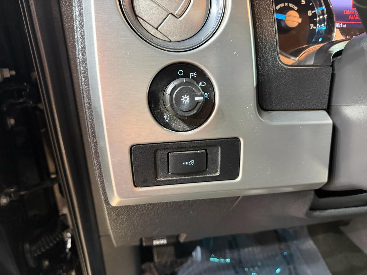 Ford F-150 4WD SuperCrew 145" XL 2013