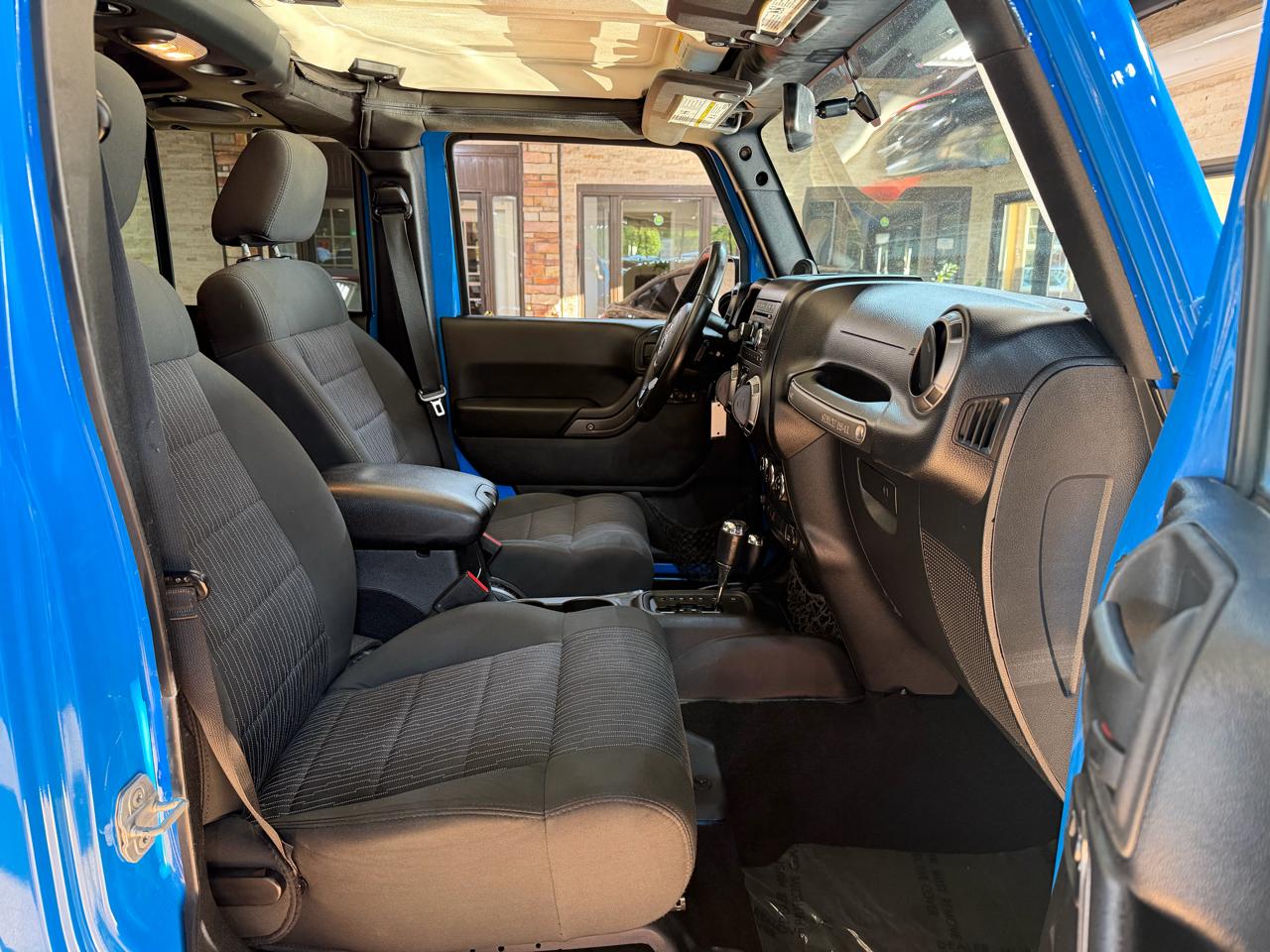 Jeep Wrangler Unlimited 4WD 4dr Sport 2011