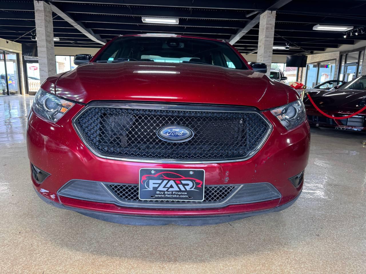 Ford Taurus 4dr Sdn SHO AWD 2016