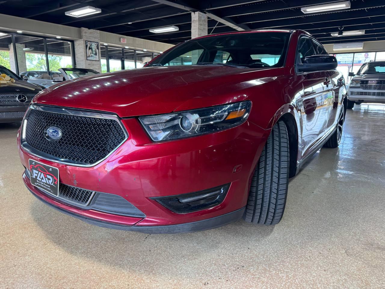 Ford Taurus 4dr Sdn SHO AWD 2016