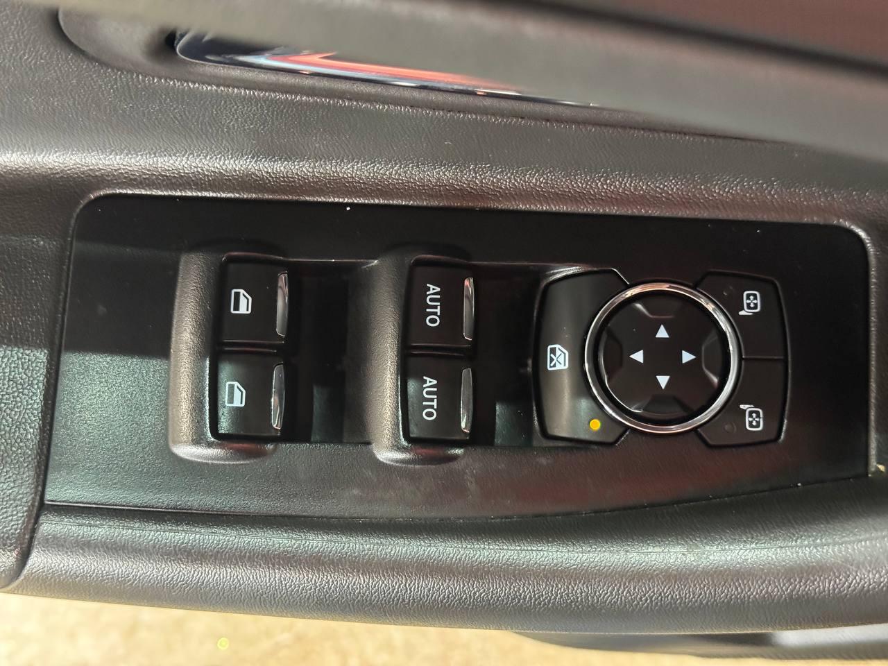 Ford Taurus 4dr Sdn SHO AWD 2016