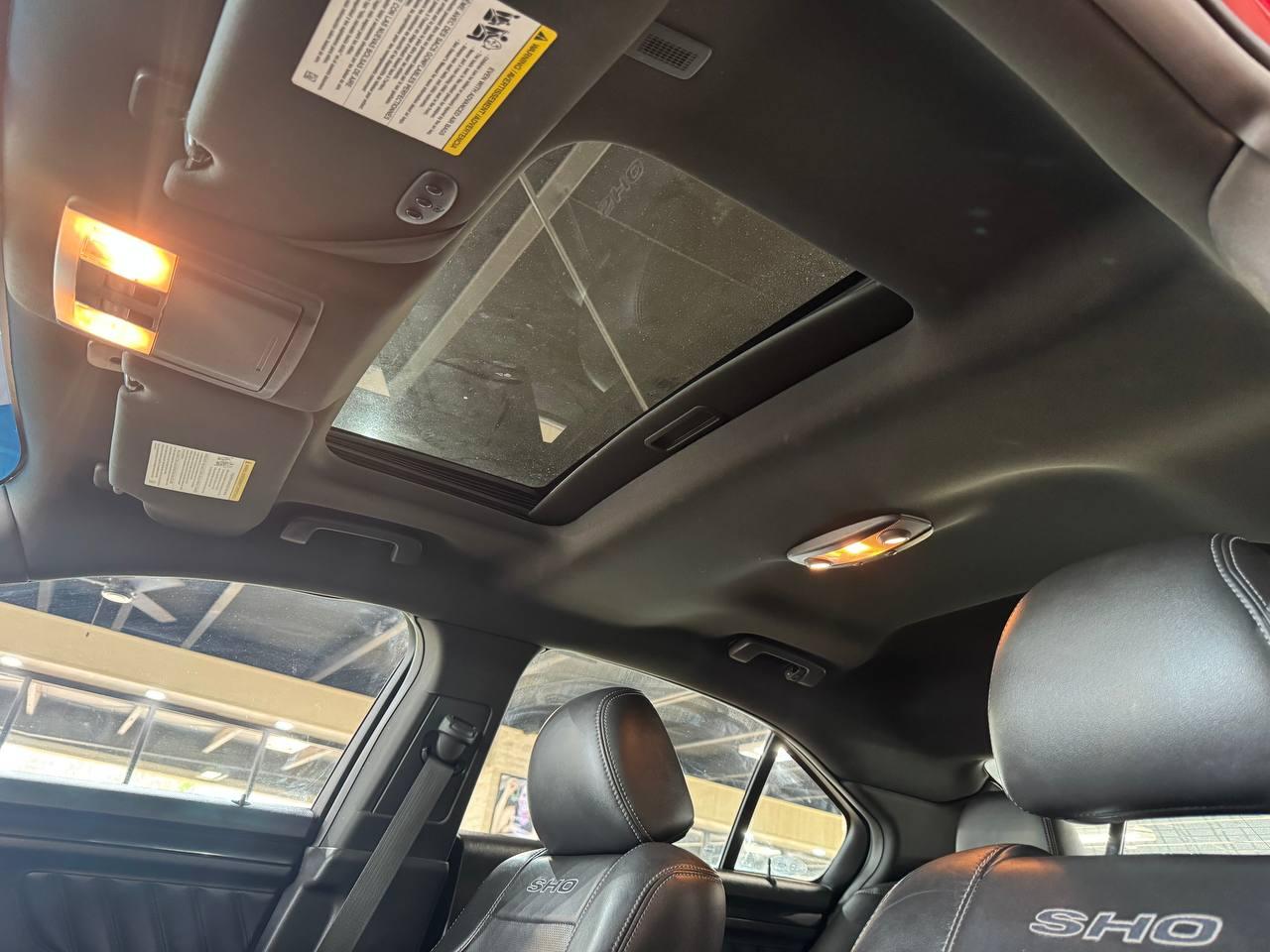 Ford Taurus 4dr Sdn SHO AWD 2016