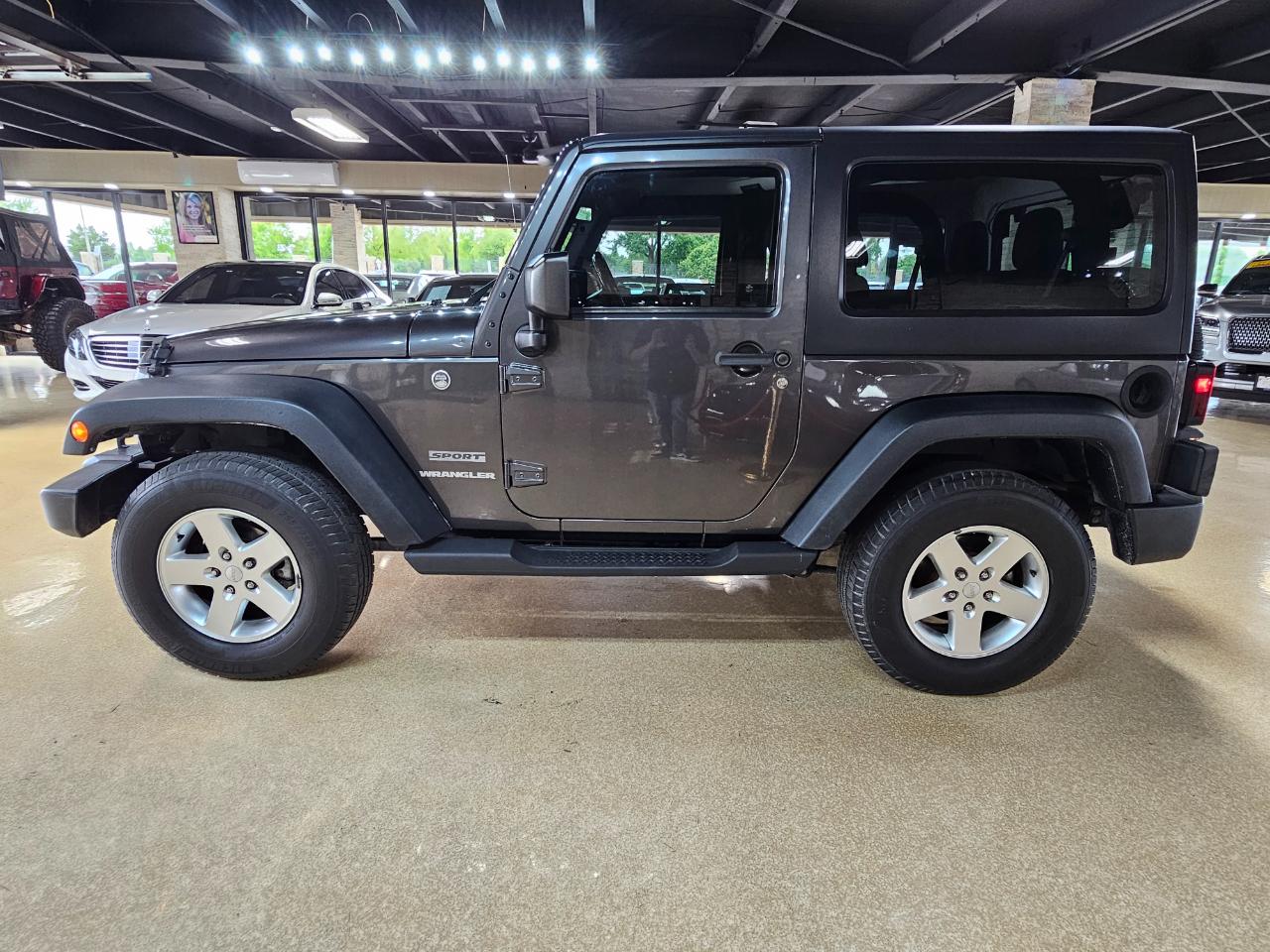 Jeep Wrangler 4WD 2dr Sport 2016