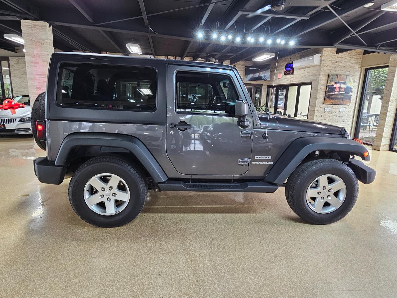 Jeep Wrangler 4WD 2dr Sport 2016