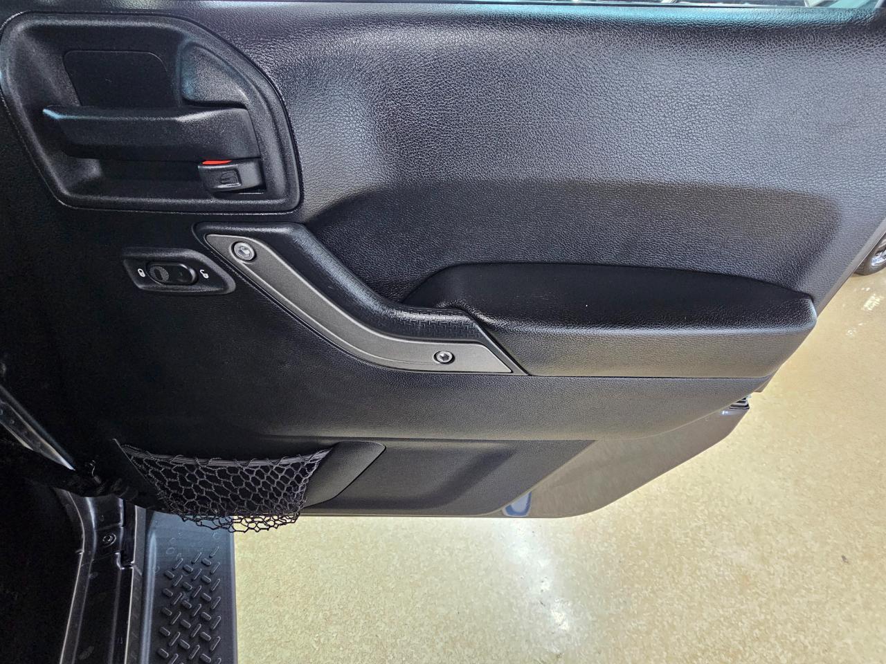 Jeep Wrangler 4WD 2dr Sport 2016