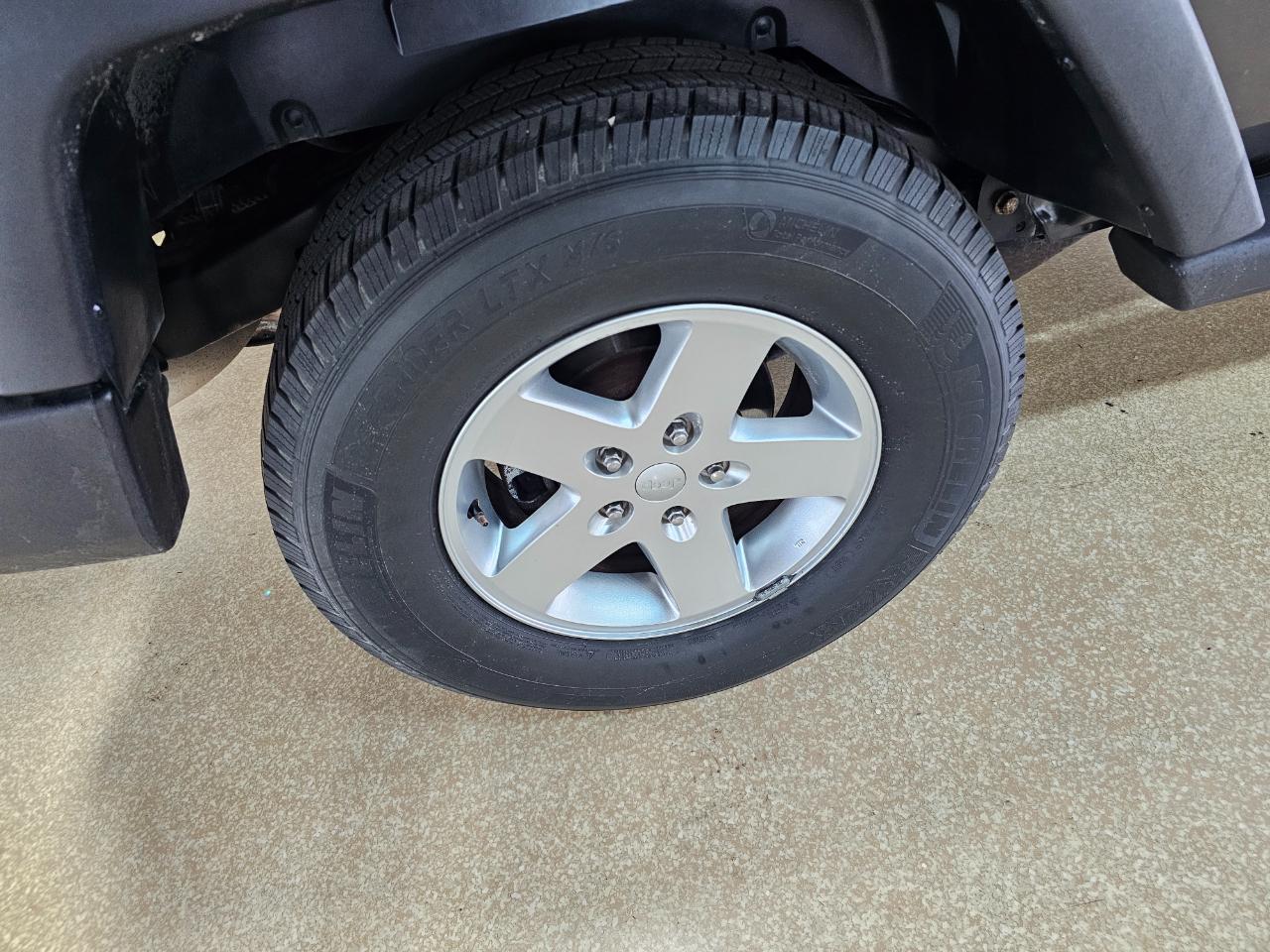 Jeep Wrangler 4WD 2dr Sport 2016