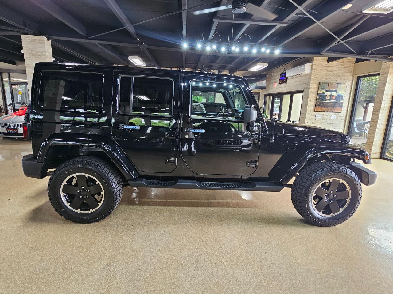 Jeep Wrangler Unlimited 4WD 4dr Altitude 2012