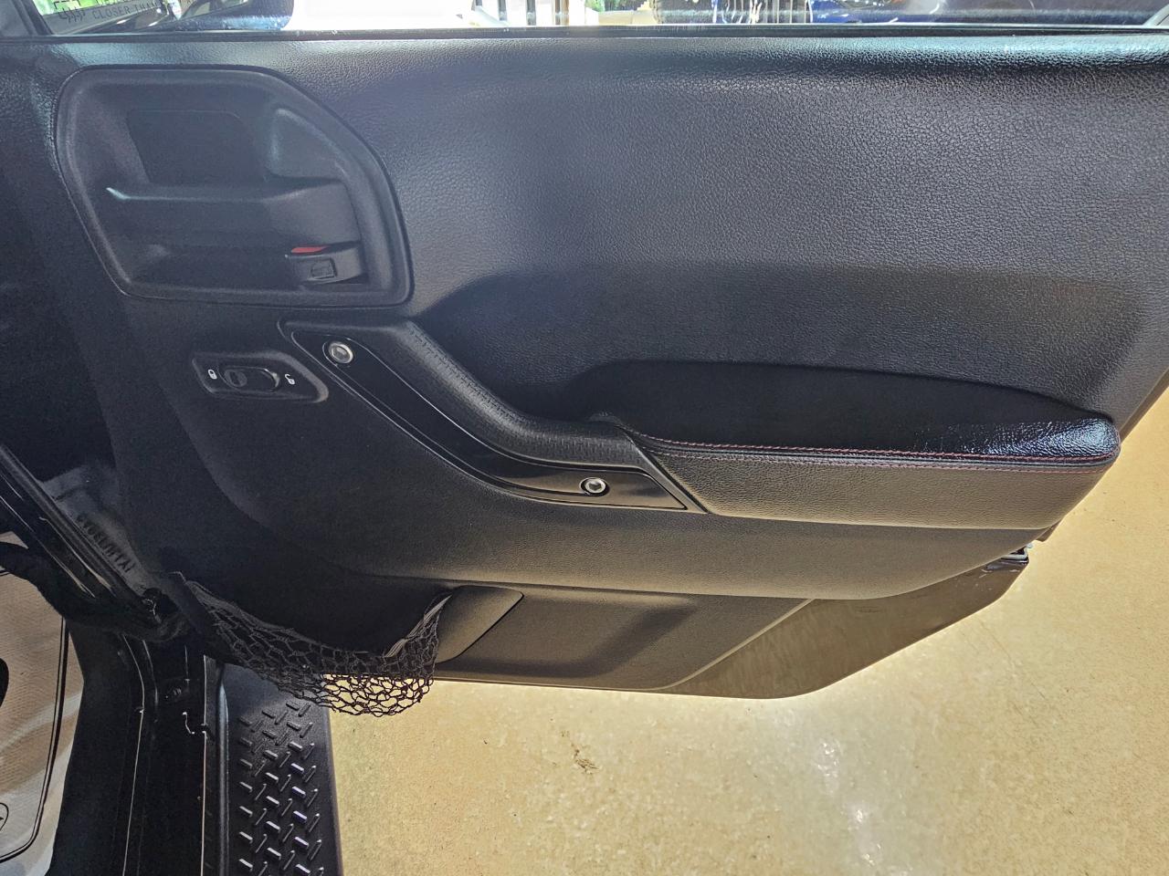 Jeep Wrangler Unlimited 4WD 4dr Altitude 2012