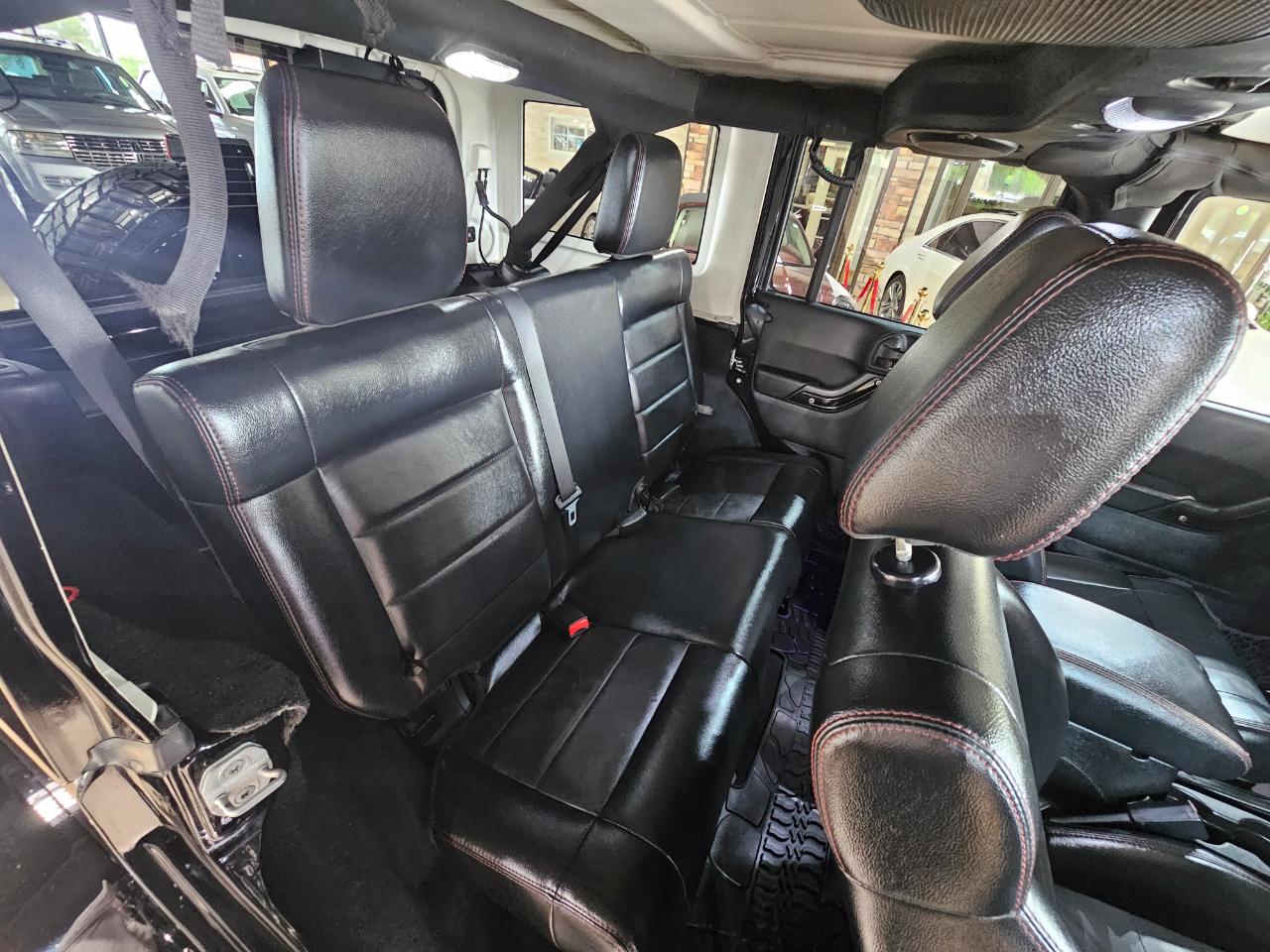 Jeep Wrangler Unlimited 4WD 4dr Altitude 2012