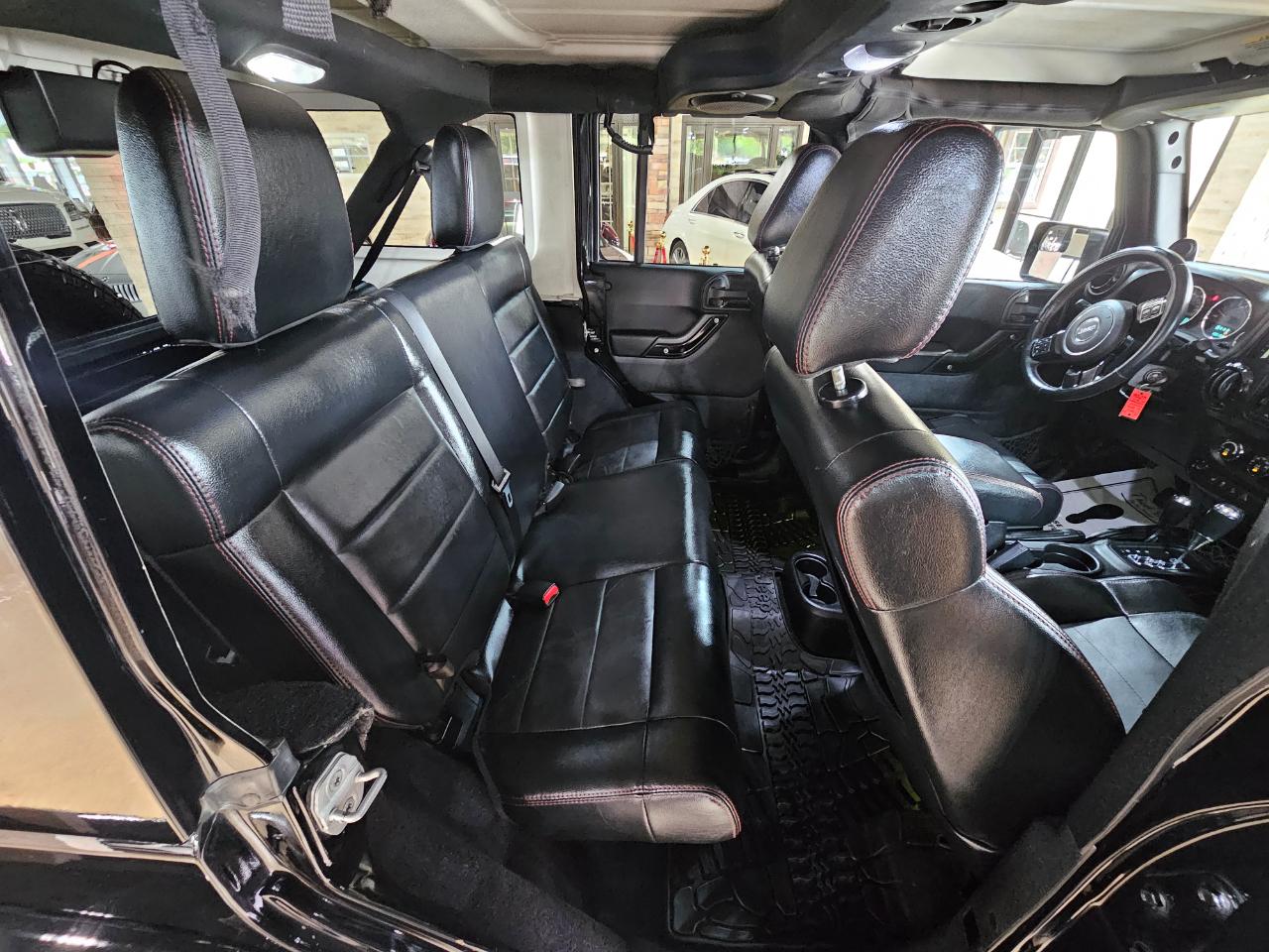 Jeep Wrangler Unlimited 4WD 4dr Altitude 2012