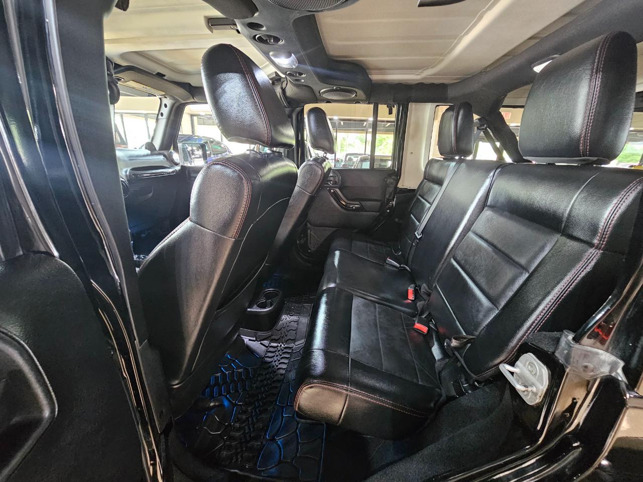 Jeep Wrangler Unlimited 4WD 4dr Altitude 2012