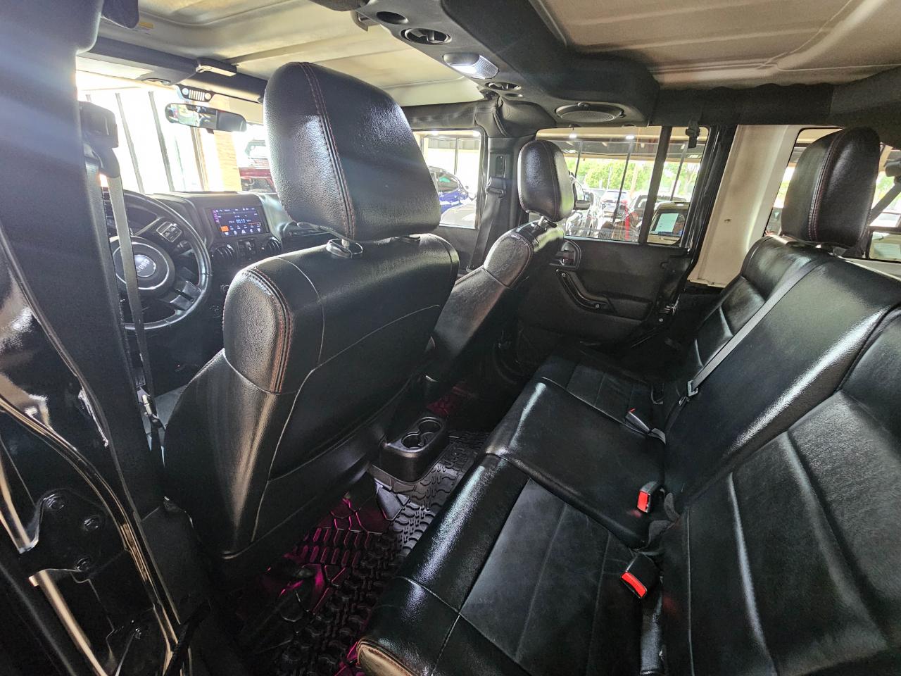 Jeep Wrangler Unlimited 4WD 4dr Altitude 2012