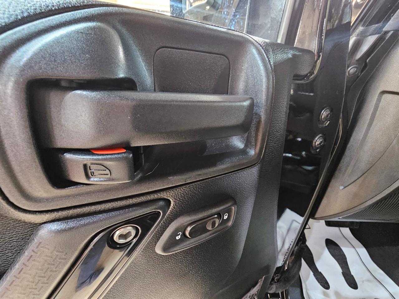 Jeep Wrangler Unlimited 4WD 4dr Altitude 2012