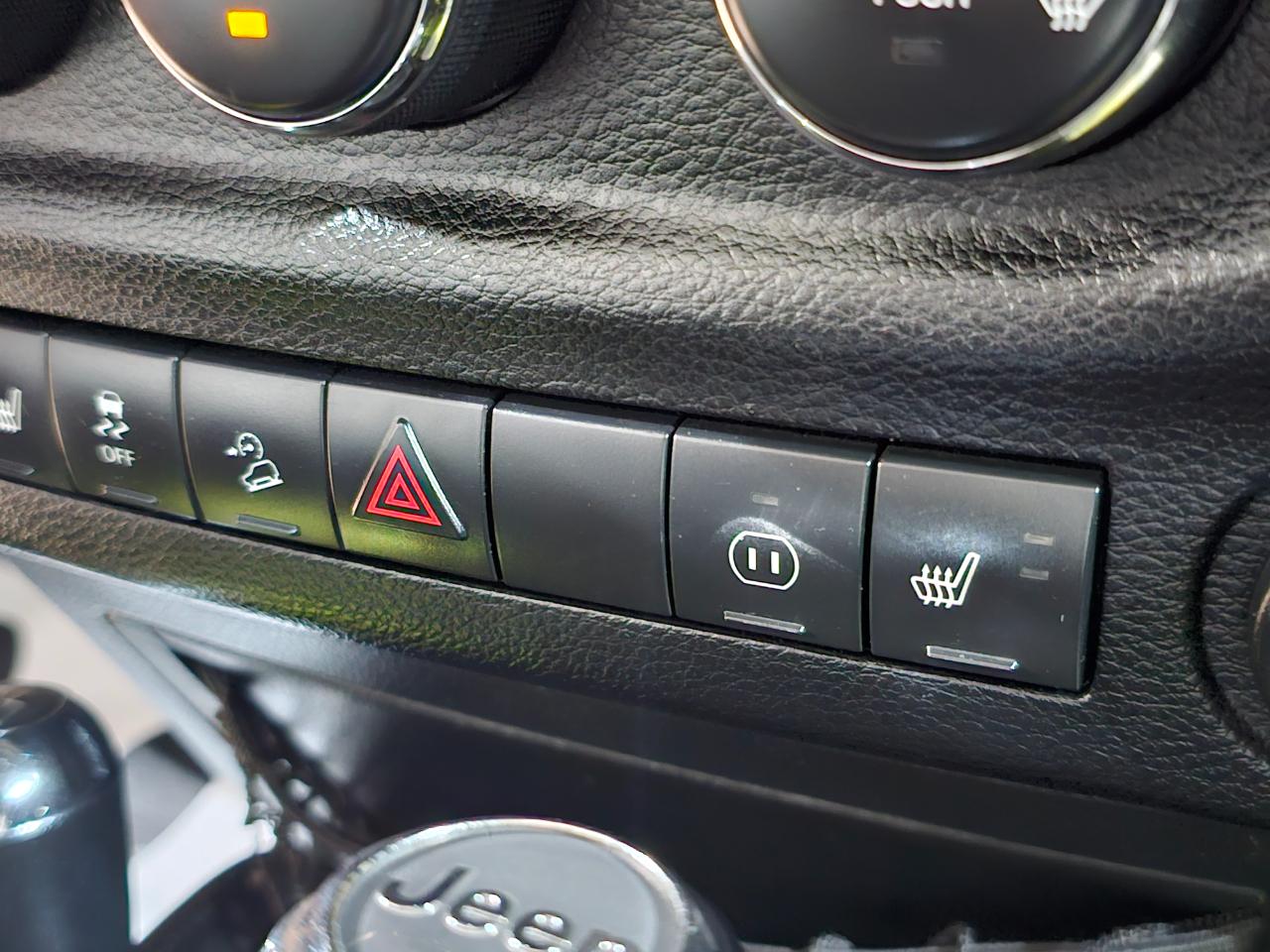 Jeep Wrangler Unlimited 4WD 4dr Altitude 2012