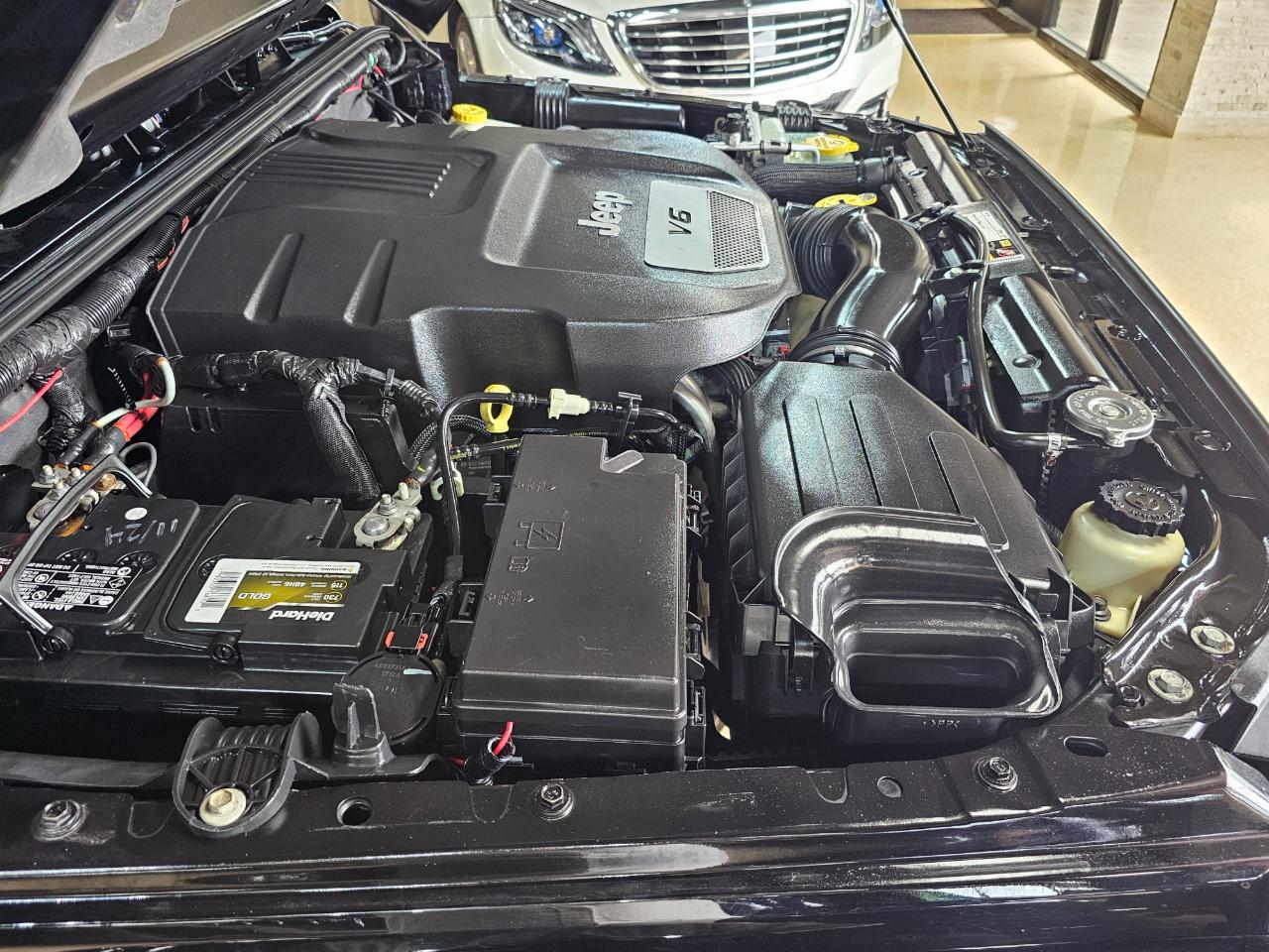 Jeep Wrangler Unlimited 4WD 4dr Altitude 2012