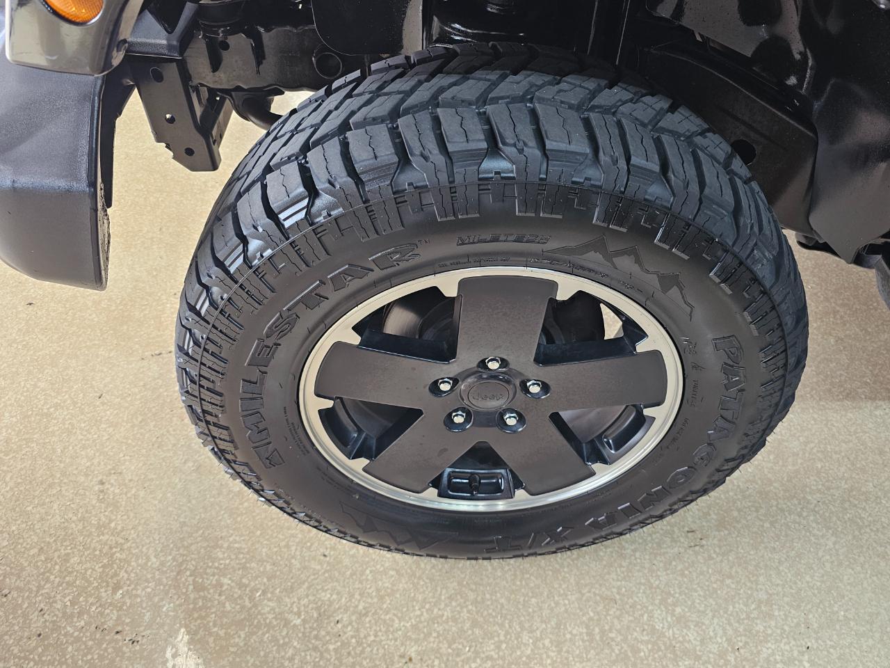 Jeep Wrangler Unlimited 4WD 4dr Altitude 2012