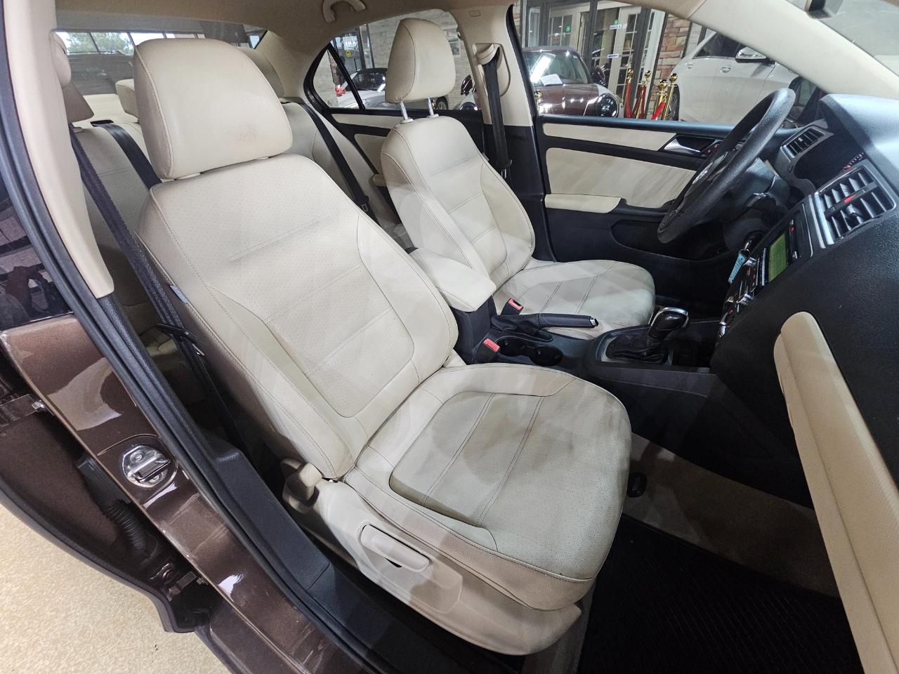 Volkswagen Jetta Sedan 4dr Auto SE 2012