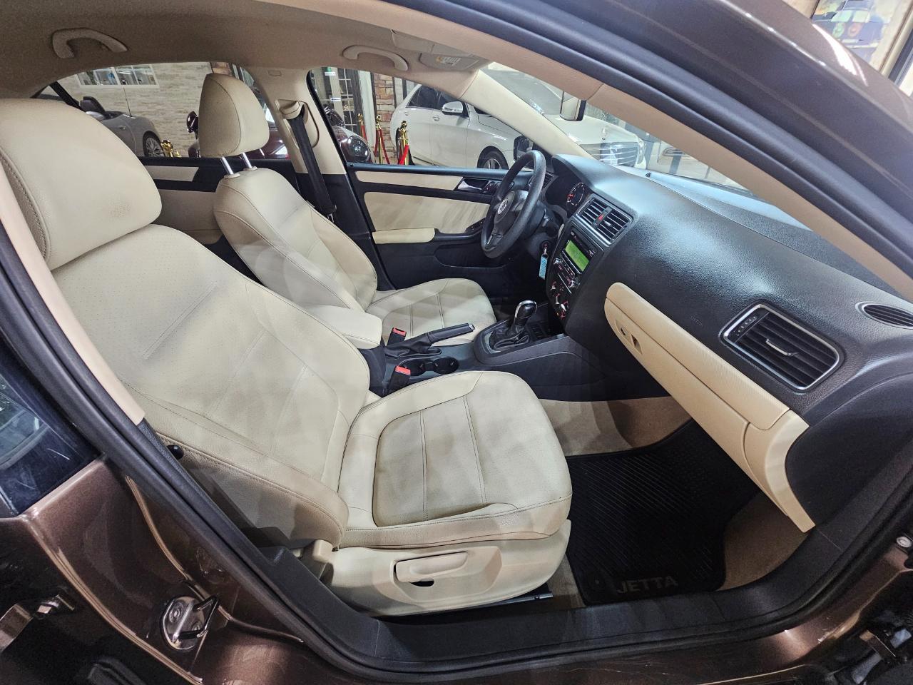 Volkswagen Jetta Sedan 4dr Auto SE 2012